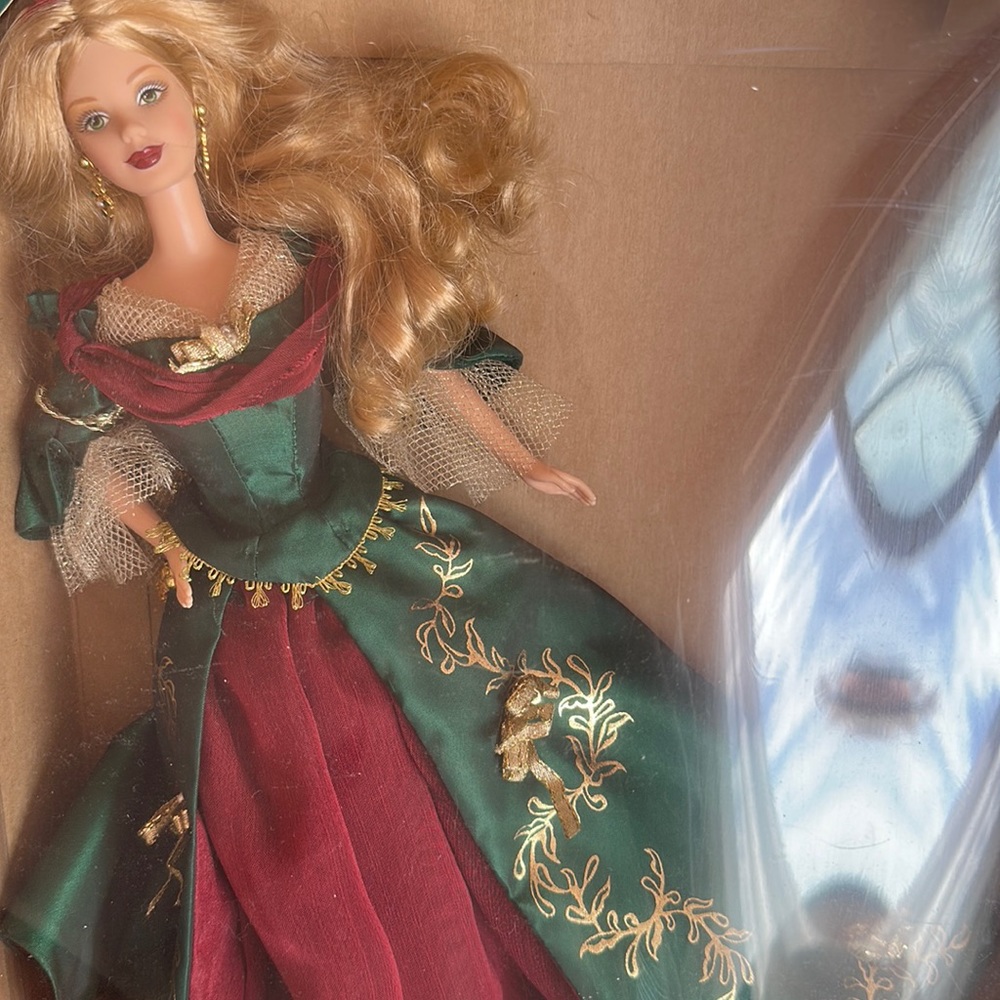 2000 Holiday Treasures Barbie